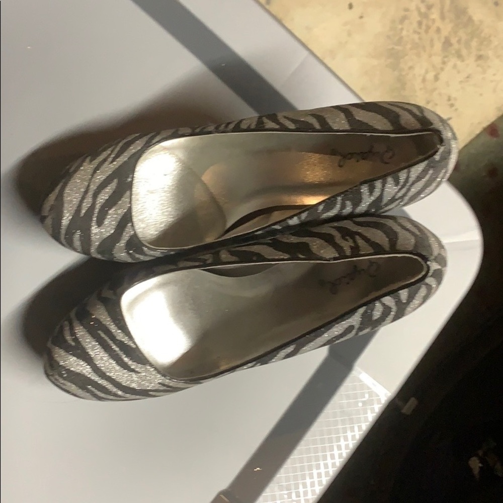 Heels - Picture 2 of 2